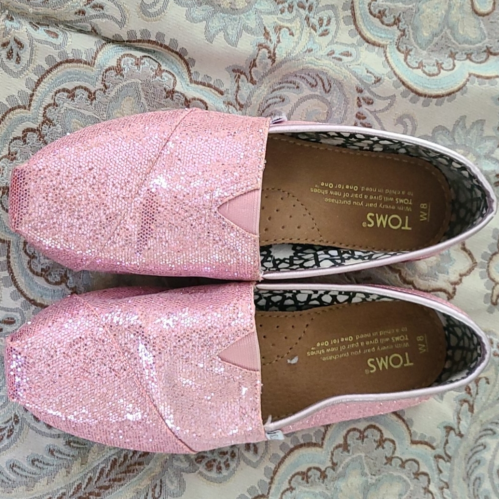 Women's size 8 toms pink sequins